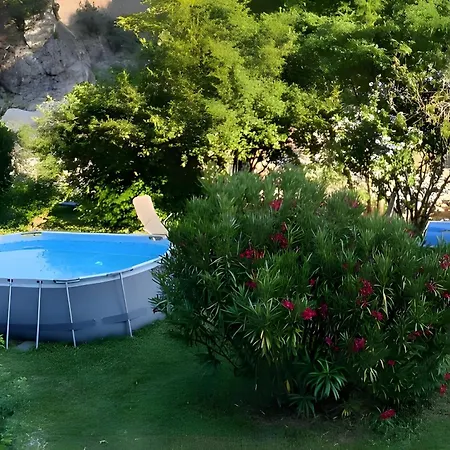 Maison En Cevennes 度假居